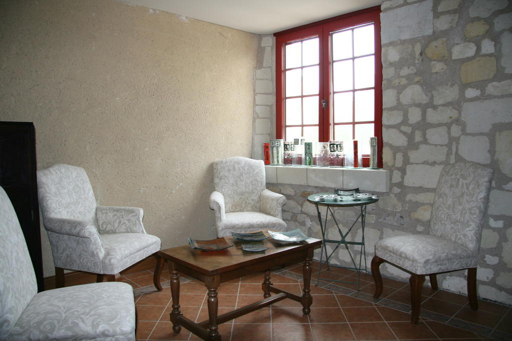 Troglodyte De La Fosse Hotel Meigne Exterior photo