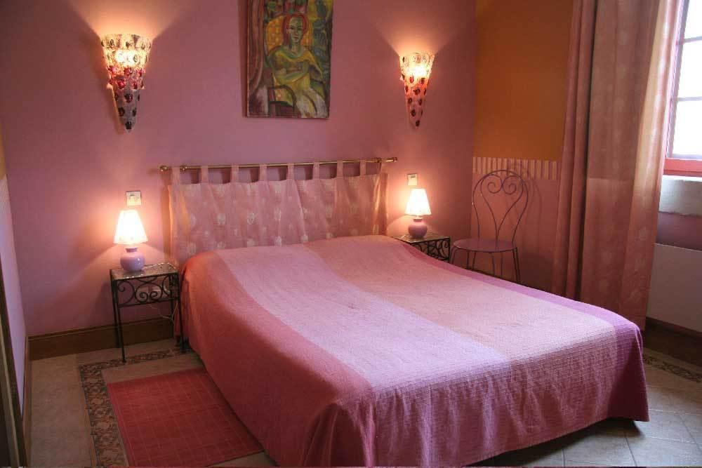 Troglodyte De La Fosse Hotel Meigne Room photo